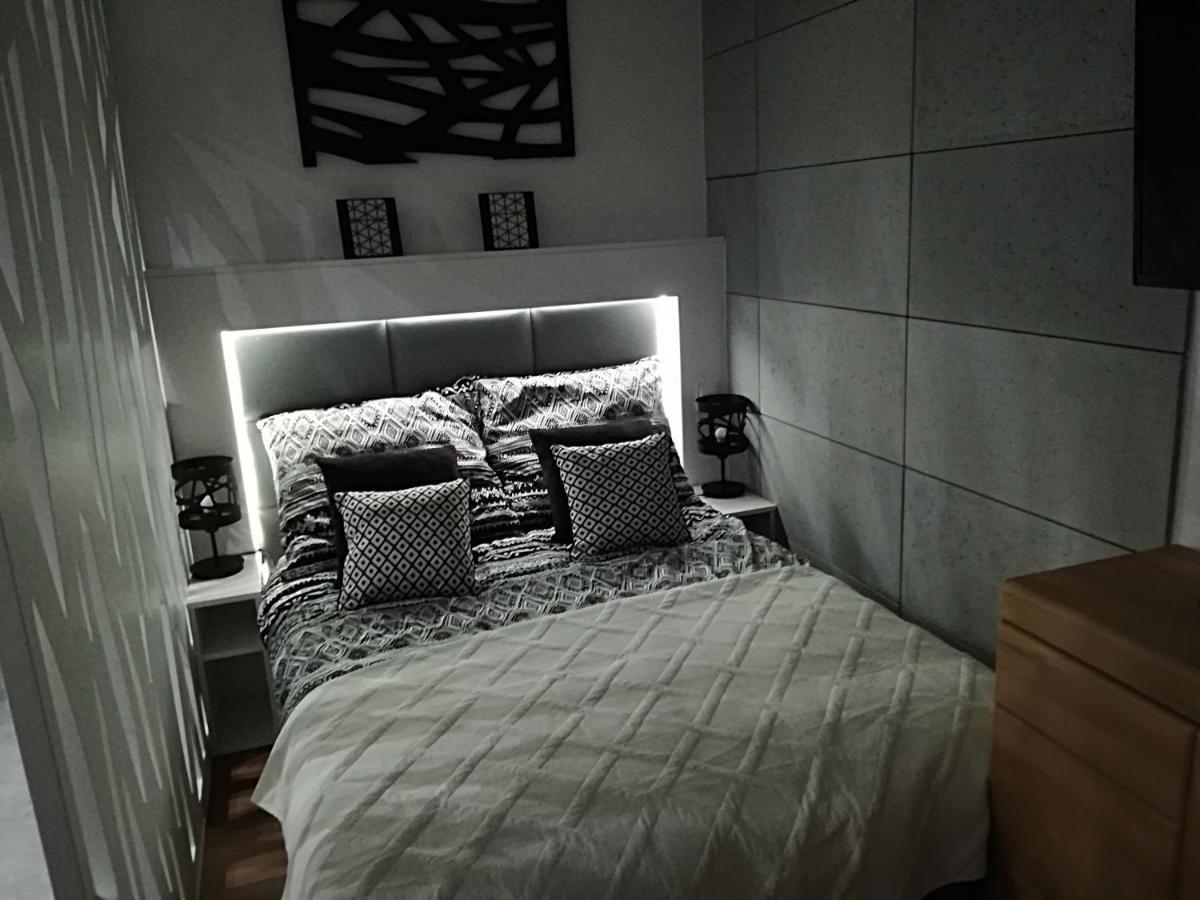 Apartament Wroclaw Centrum Dorzecze Legnickiej Buitenkant foto